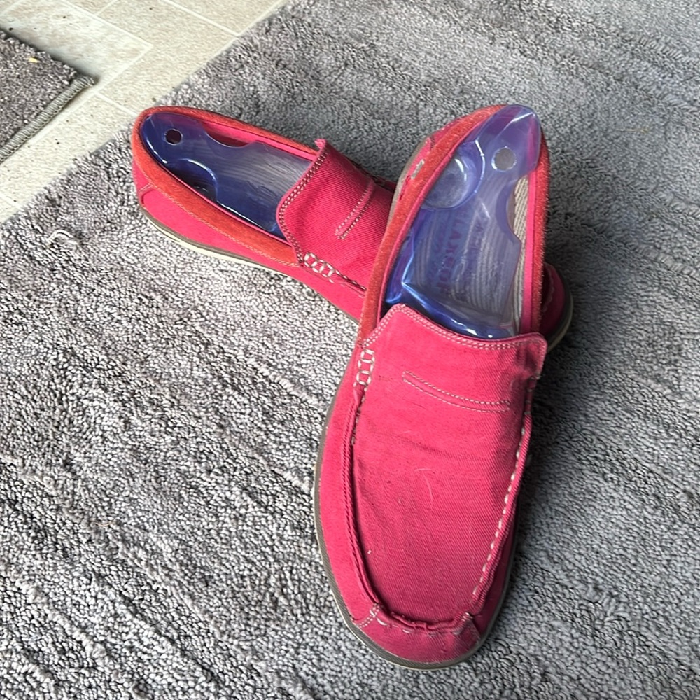 Sketchers relaxed men’s shoe red. 9 1/2